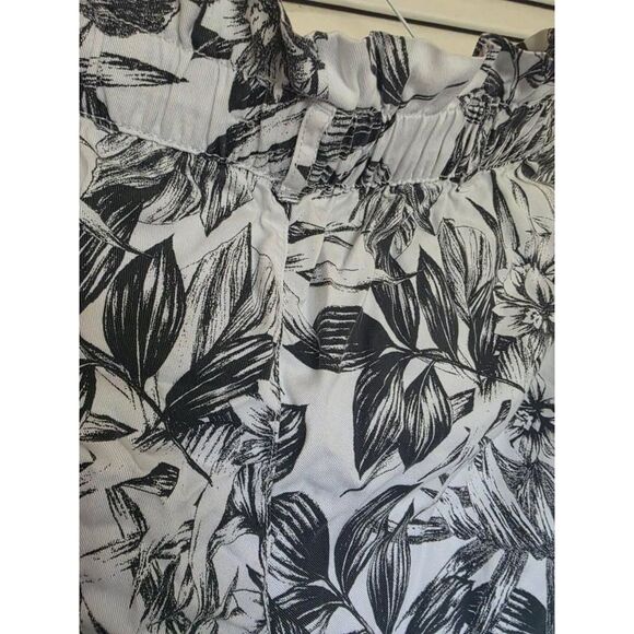 C&C California Women’s Casual Shorts - Soft Lightweight Fabric - Picture 3 of 11